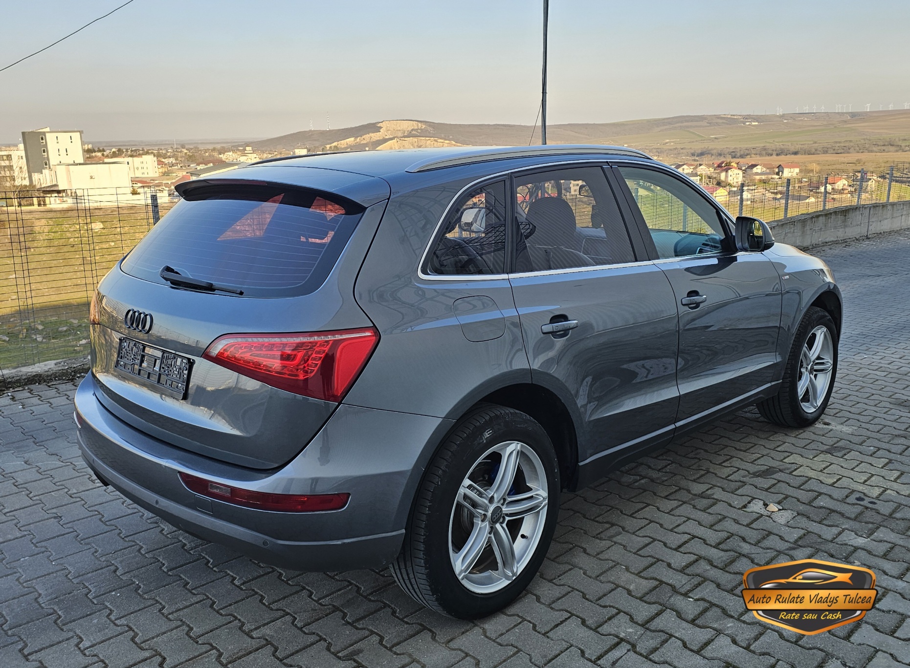 
								AUDI Q5 full									