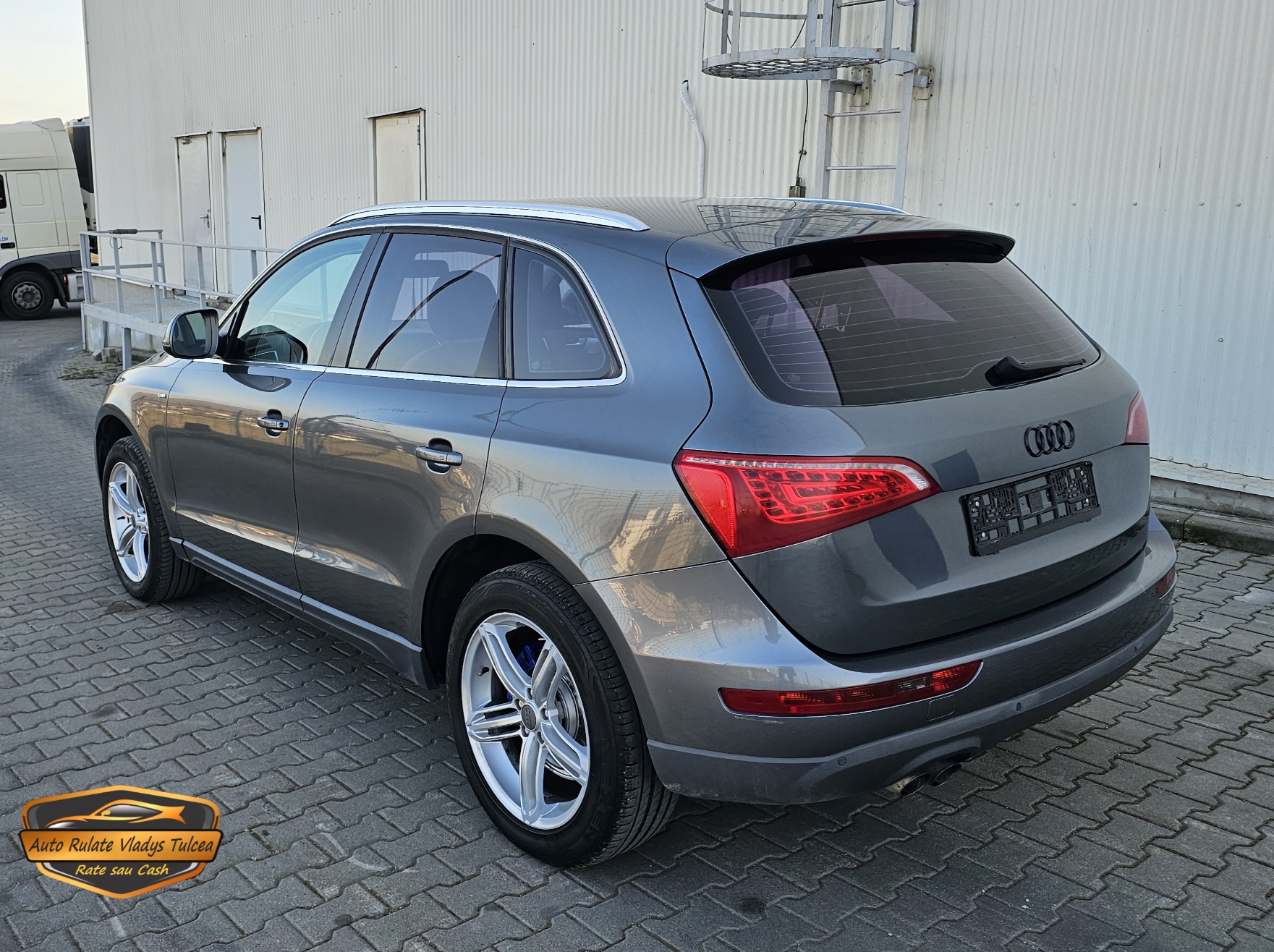 
								AUDI Q5 full									
